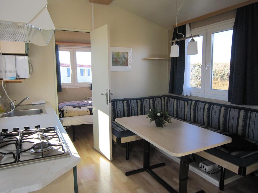 Laekjarkot Rooms And Cottages With Kitchen Borgarnes Quarto foto